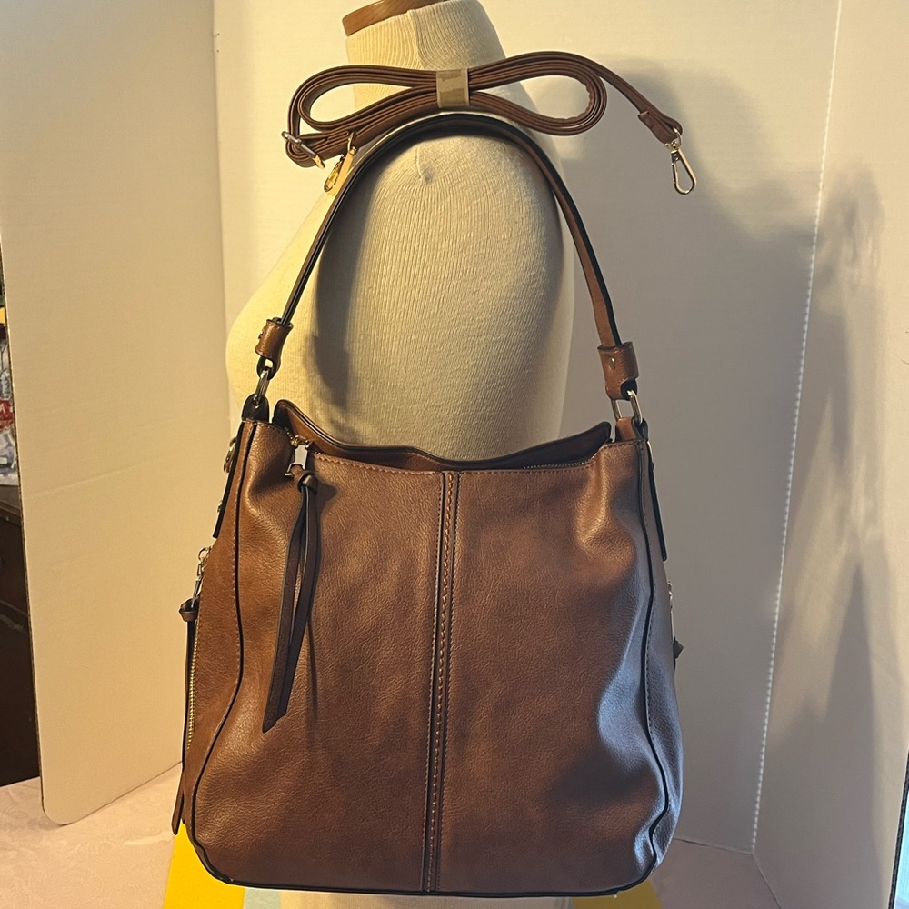 NWOT Realer Brown Vegan Leather Crossbody/Shoulder Hobo Bag with long strap.